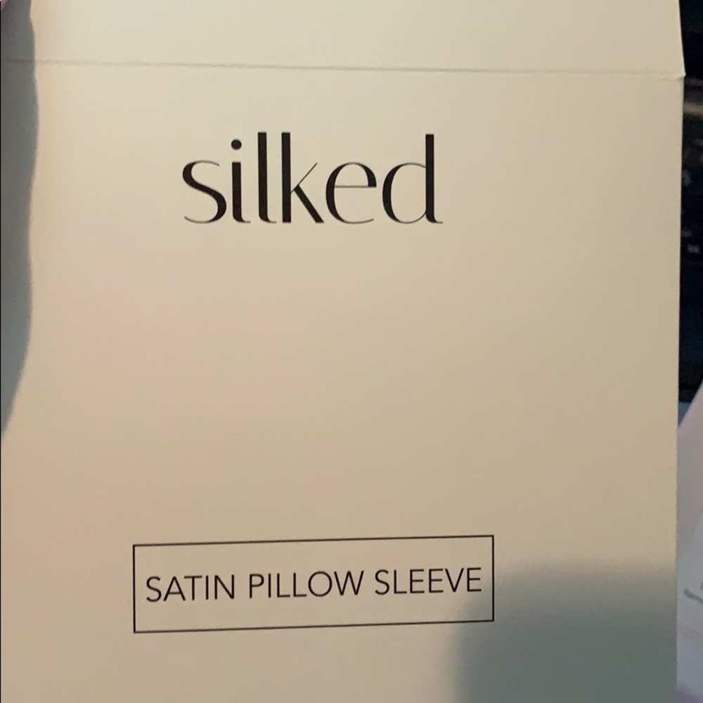 Silked Satin Pillow Sleeve